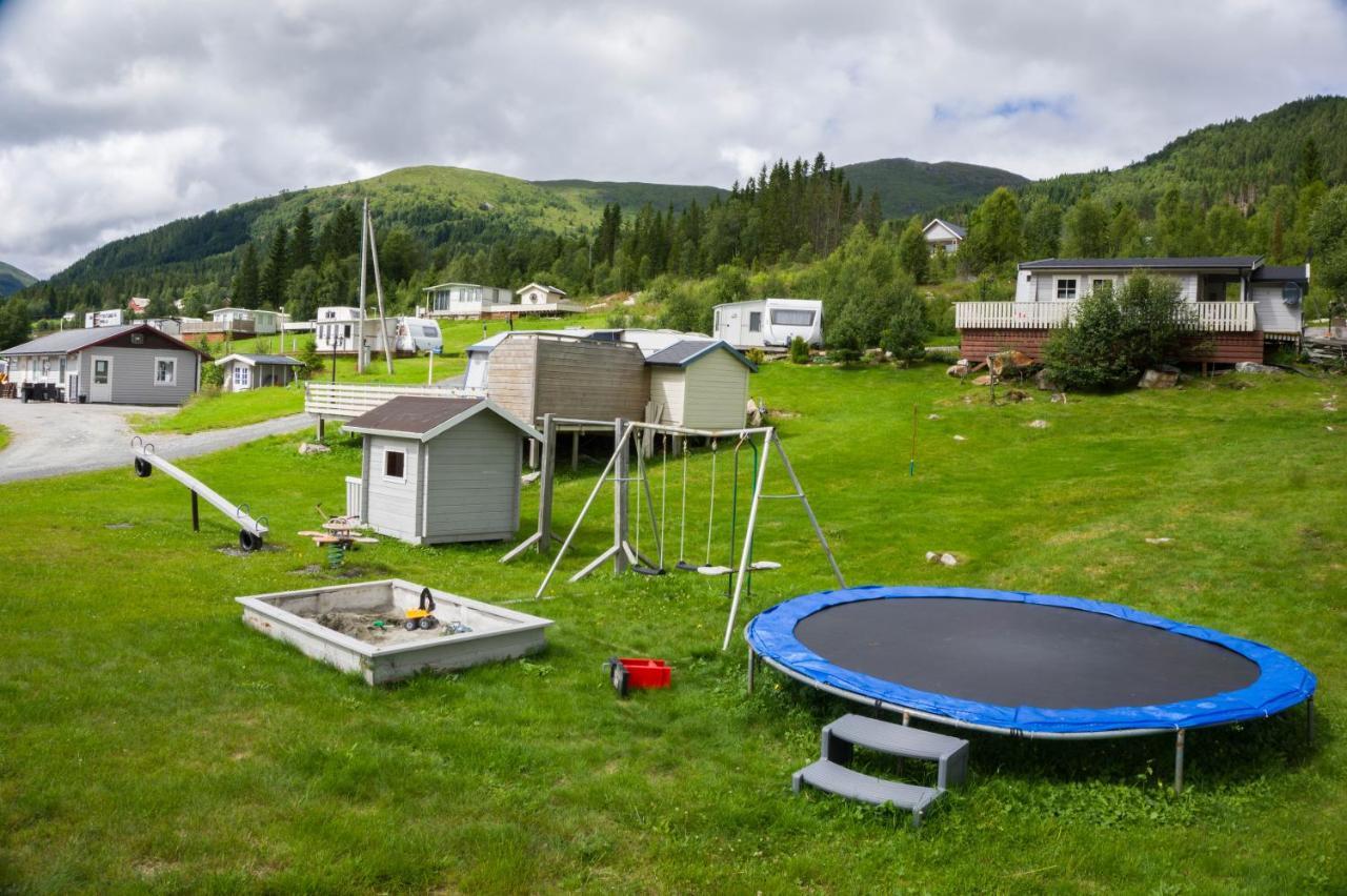 Smordal Hytteutleie Og Camping Hotel Nordfjordeid Buitenkant foto