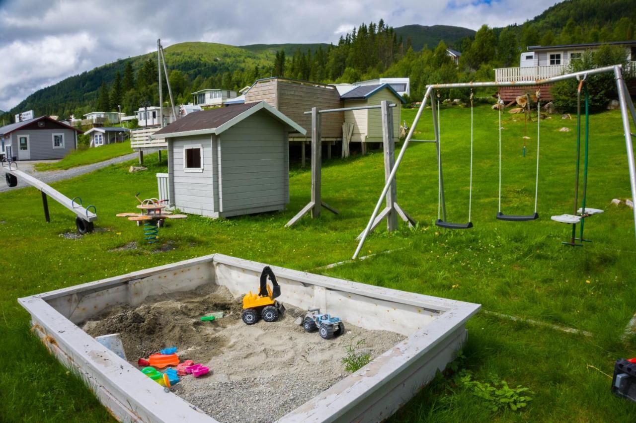 Smordal Hytteutleie Og Camping Hotel Nordfjordeid Buitenkant foto